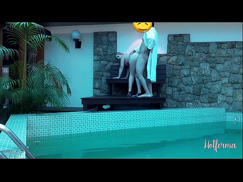 ❤️ Boss invita a cameriera à a piscina, ma ùn pudia resiste à un caldu ❤️❌ Cazzo à porn co.ixiporn.ru